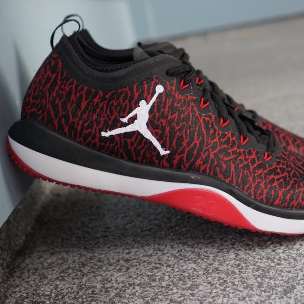 NEW - JORDAN TRAINER 1 LOW 'BANNED'   - MEN'S SIZE 10 - [845403-001]